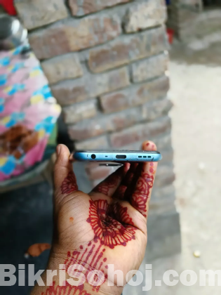 Realmi 9i